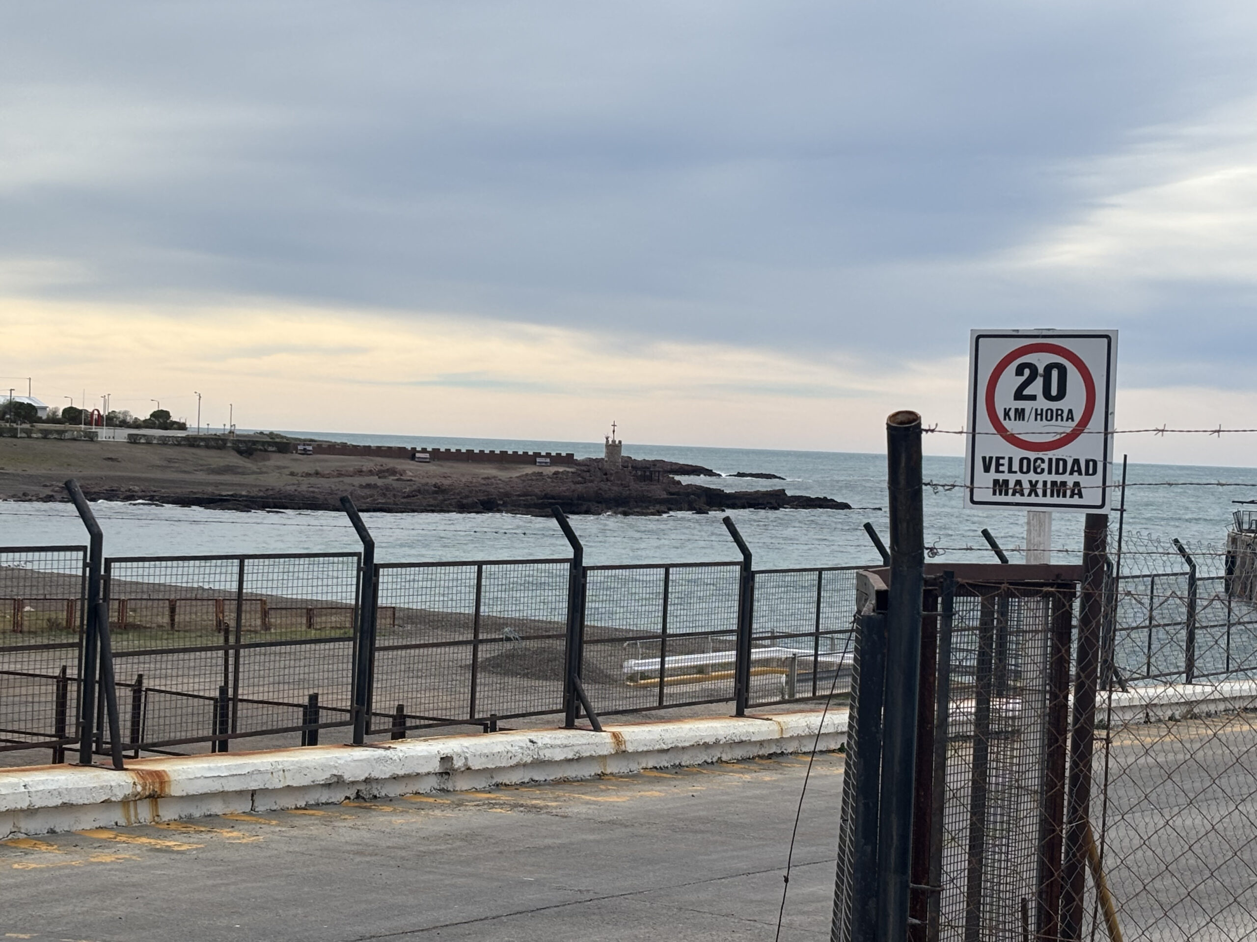 Recorrido en Puerto Camarones para evaluar proyectos de mejora y economía circular